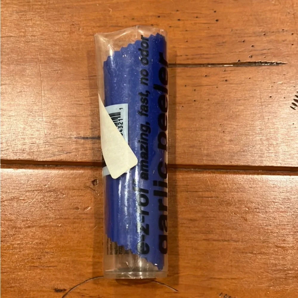 Gently Used Blue Silicone Garlic Peeler